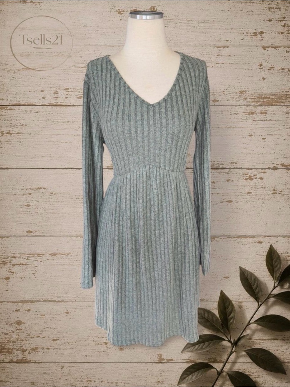 Ofeefan Sage Green Long Sleeve Knit Mini Dress with Pockets!  - Size L